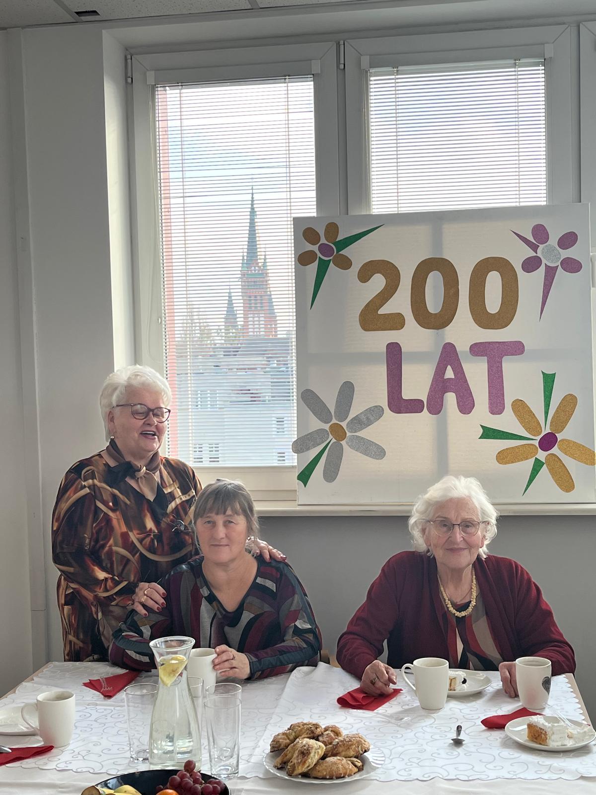 200 lat w listopadzie